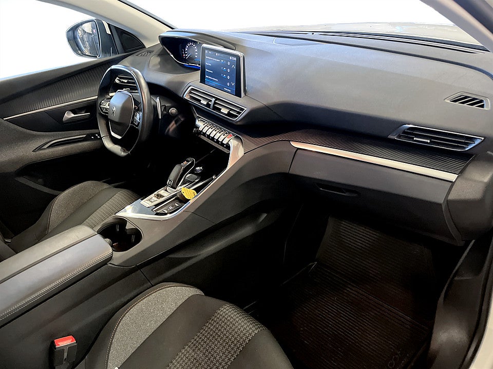 Bild på Peugeot 3008 Active 1.2 PT 130hk Aut KAMPANJRÄNTA 3,99%