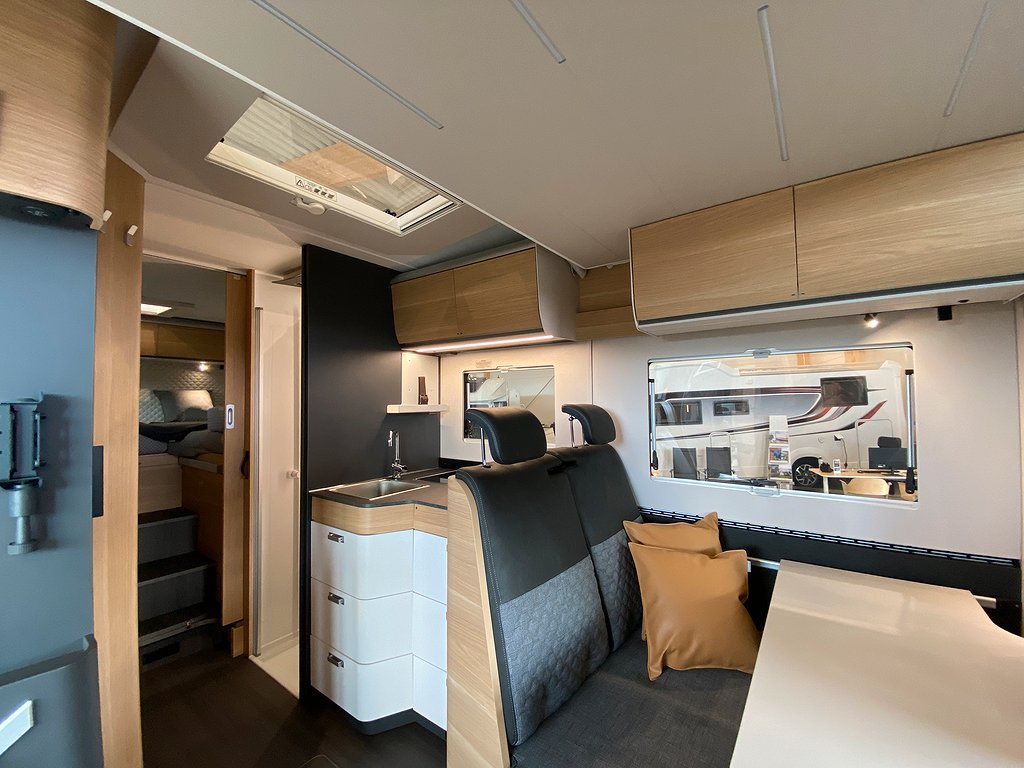 Adria Matrix Plus 670 SL / ALDE / Taksäng / 5 bältad / Auto - Adria