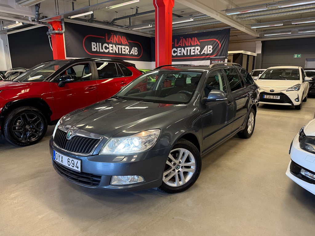Skoda Octavia Kombi 1.6 TDI Elegance 1 ägare Drag Värmare Kamrem bytt