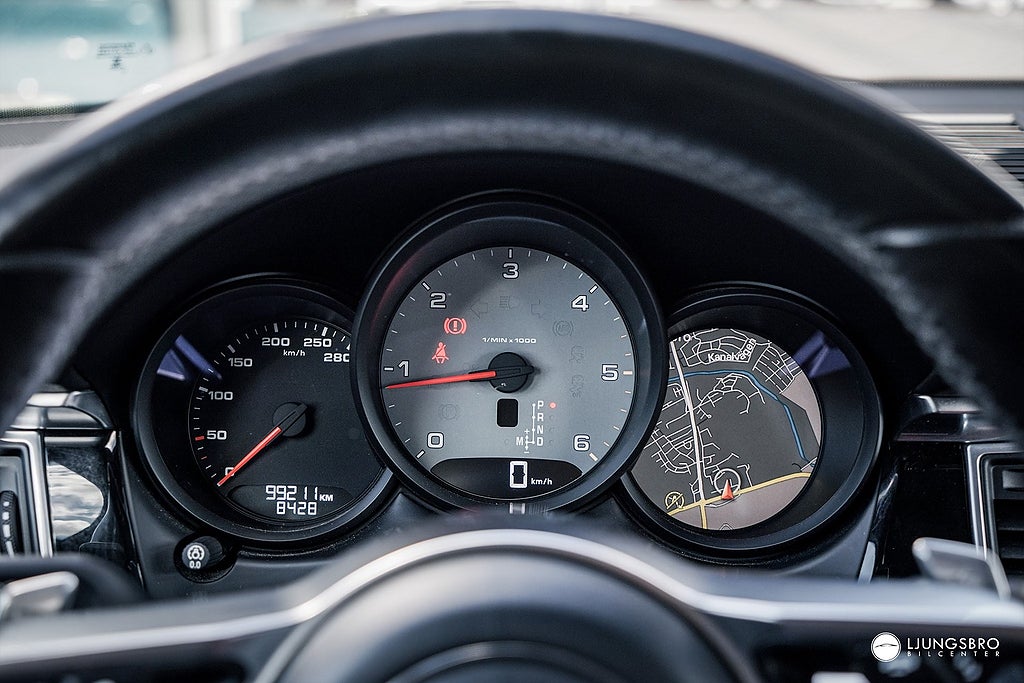 Porsche Macan S 258hk / Drag / 18-vägs stolar / D-Värmare