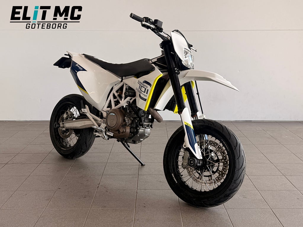 Husqvarna | 701 | Nyservad | Powercommander | Wings Slip-on