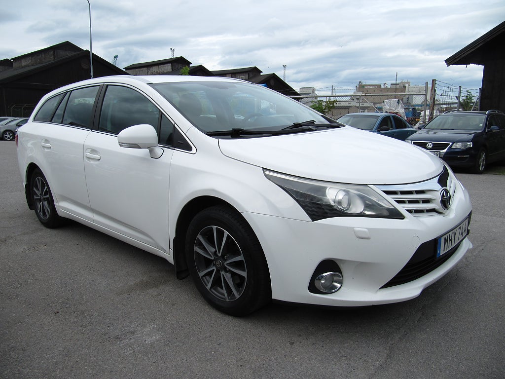 Toyota Avensis Kombi 2.0 D-4D Business Euro 5 ACC/DRAG/Bränslevärmare
