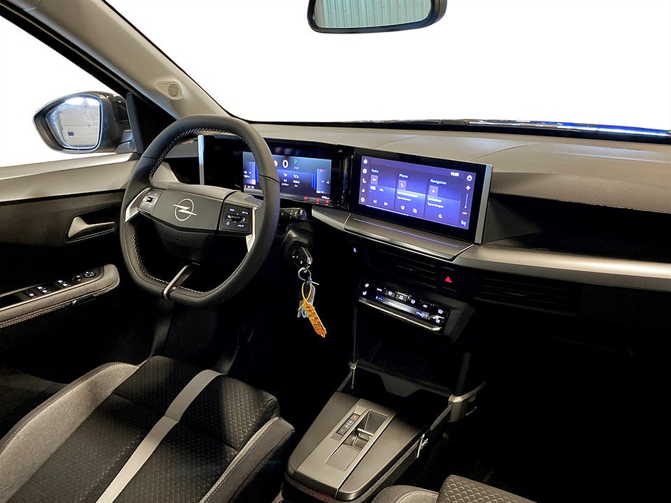 Bild på Opel Frontera GS 1.2 Turbo Hybrid 145hk Aut B-KAMERA NAVI
