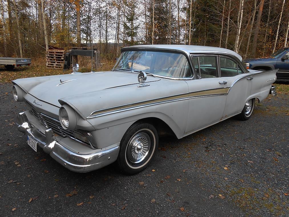 Ford Fairlane 500 Town Sedan 292 Fordomatic
