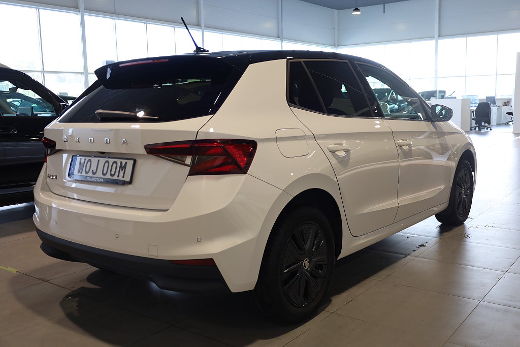 Skoda Fabia 1.0 TSI AUT Style CarPlay PDC Rattvärme Kamera 2023