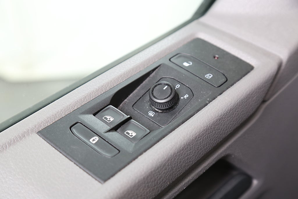 Volkswagen Caravelle 2,0 TDI Comfortline Kombi 9-sits Värmare Drag Leasbar 2022