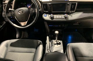 SUV Toyota RAV4 10 av 25