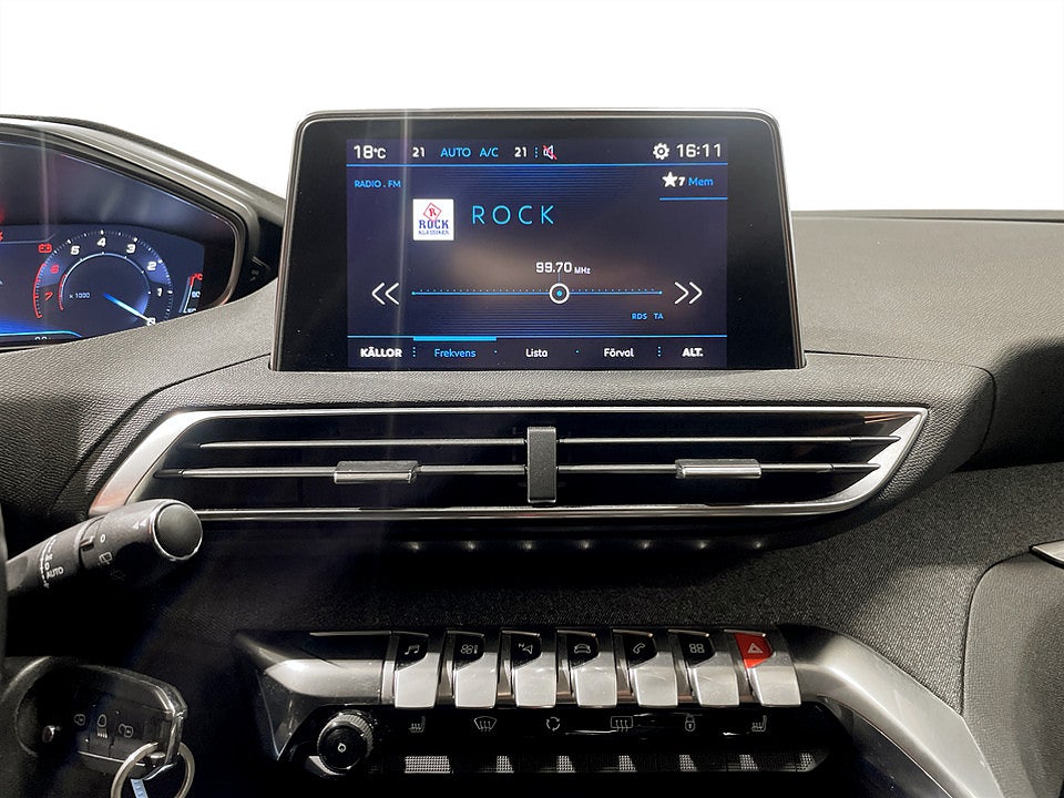 Bild på Peugeot 3008 Allure 1.2 PT 130hk - FARTHÅLLARE