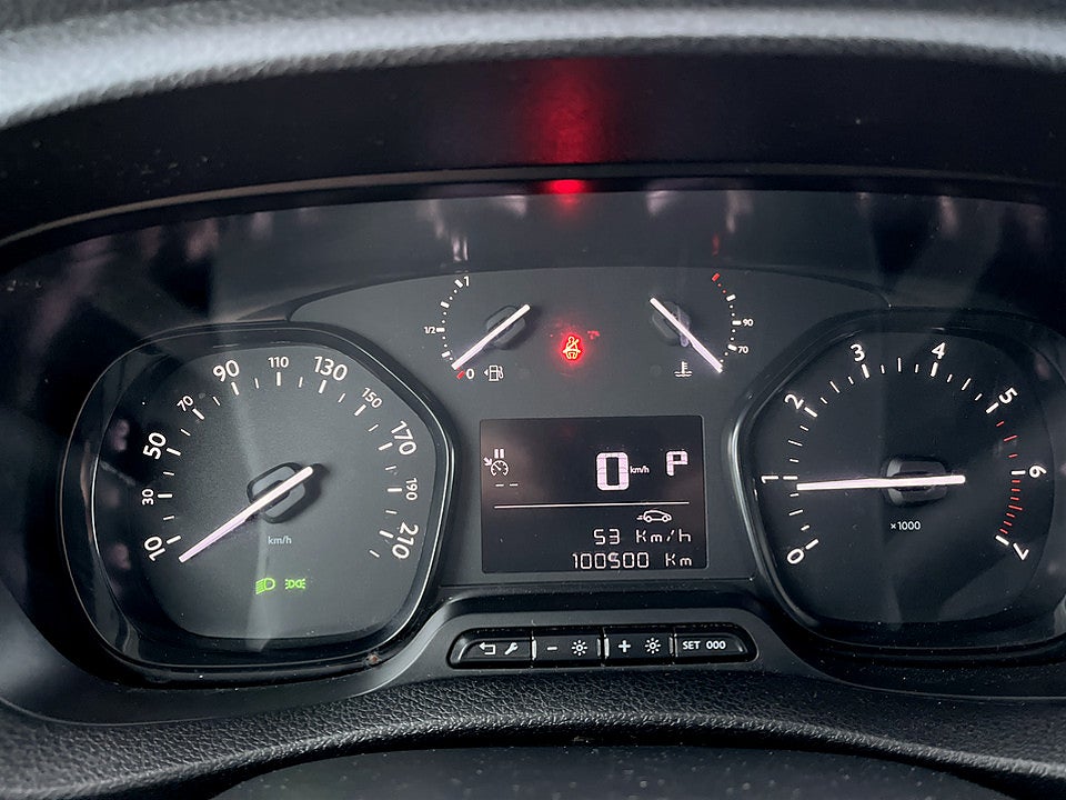 Bild på Peugeot Expert CrewCab PRO+ 180hk Aut L3 - DUBBELHYTT,VÄRMARE,NAVI