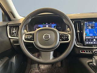 Volvo V90 Recharge T6 AWD Plus Dark Mvärme Drag Bkamera S&V-däck – bild 9