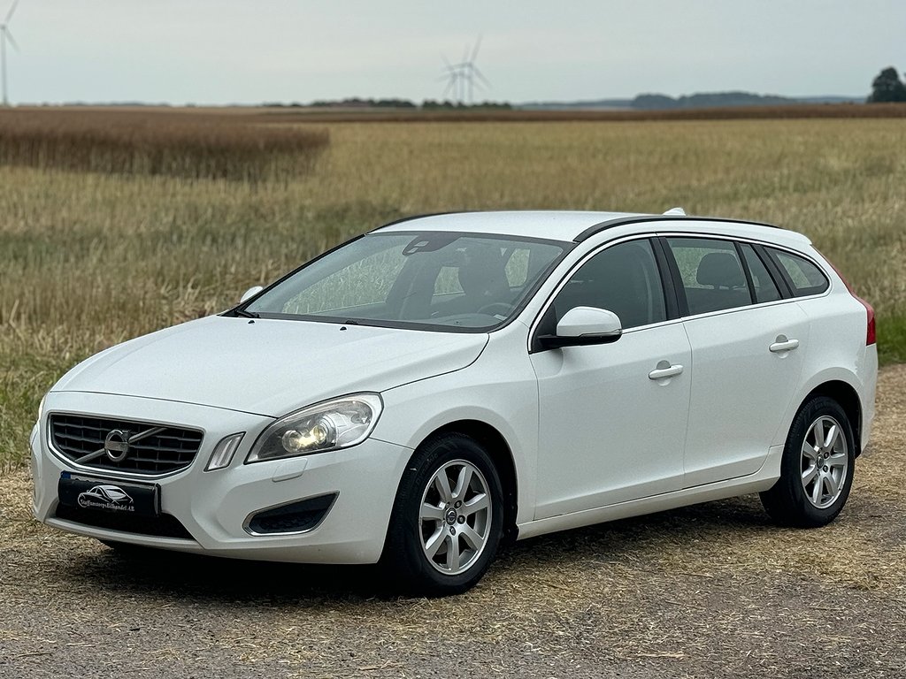 Volvo V60 D2 Momentum | NYBES | KAMREM BYT