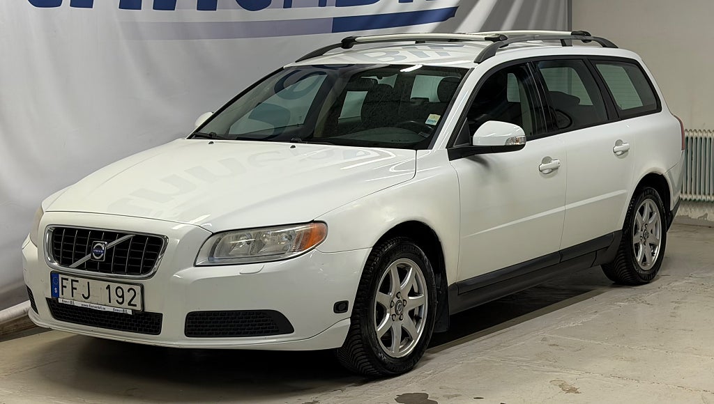 Volvo V70 2.0F Kinetic Besiktigad Drag