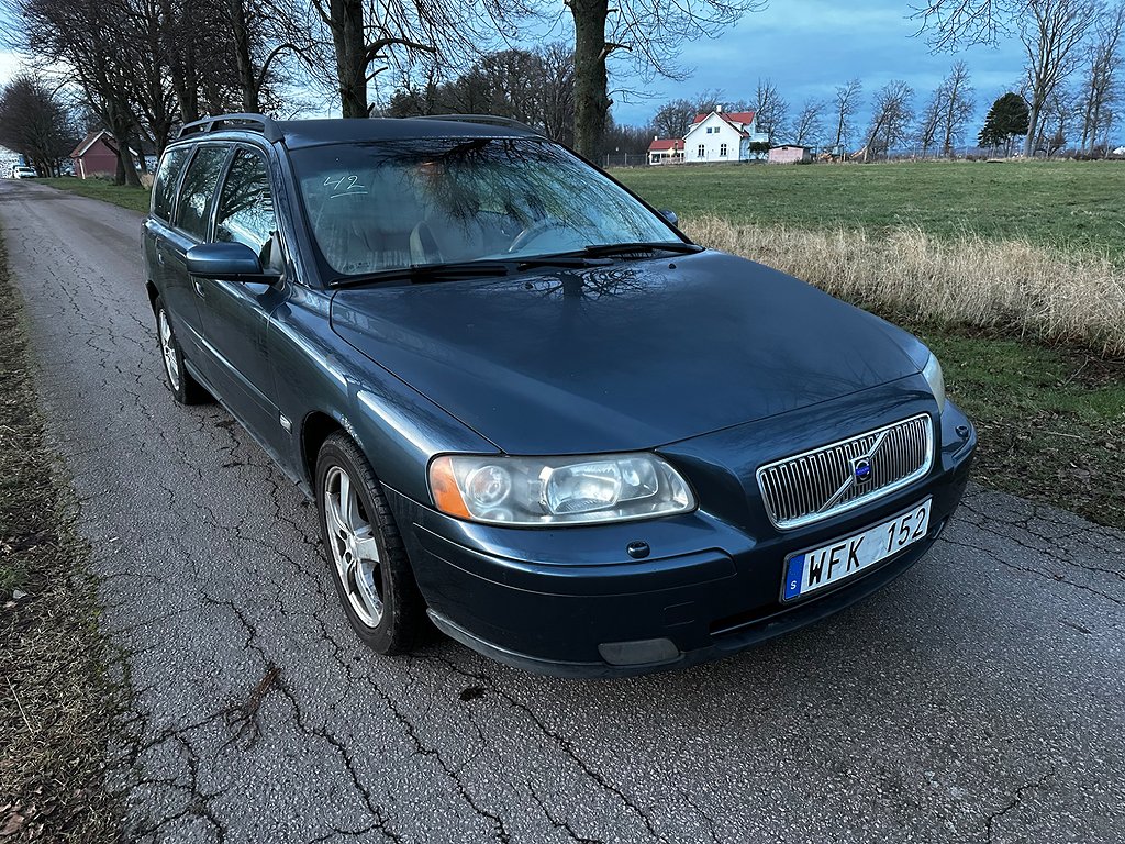 Volvo V70 2.5T Svensksåld, Drag, 210hk, Ny besiktigad 