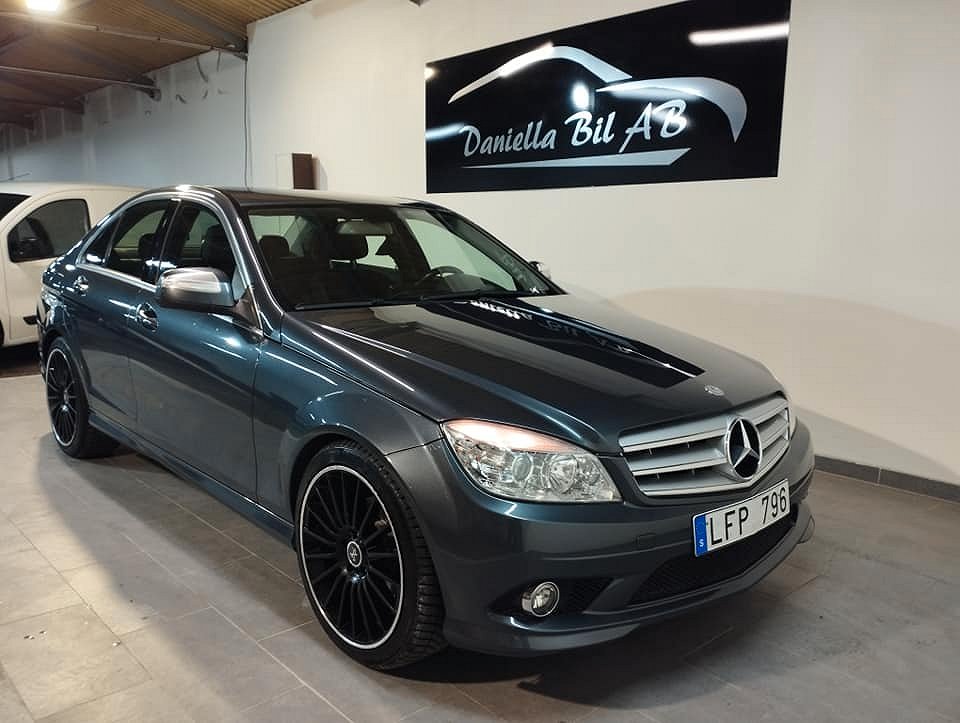 Mercedes-Benz C 300 4MATIC 7G-Tronic 231hk