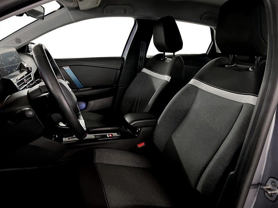 Bild på Citroën e-C4 Feel 50kWh 136hk Aut CARPLAY RATTVÄRME