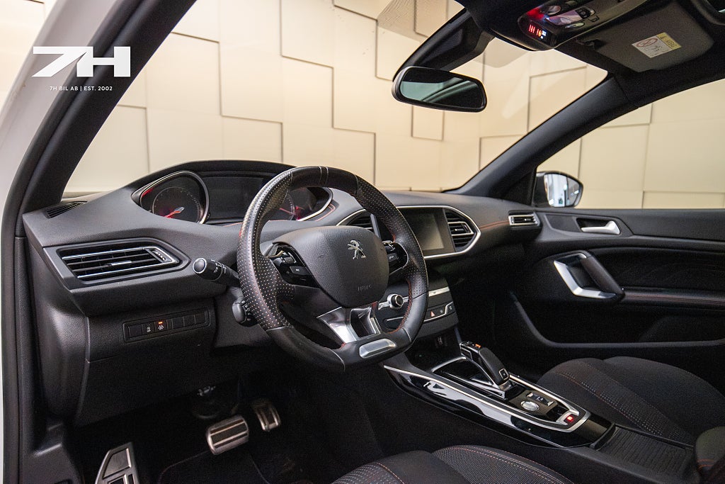 Peugeot 308 sw 1.2 PureTech 130 EAT GT-Line / Pano / Massage / Kamera