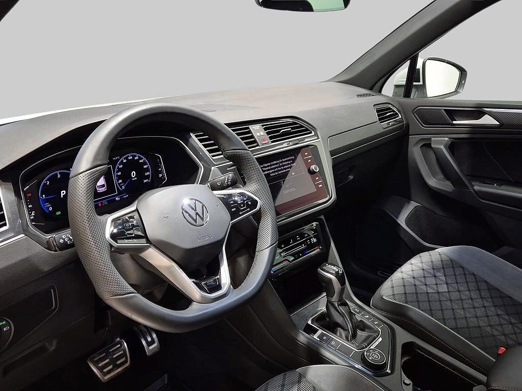 Volkswagen Tiguan R-Line TDI 200 hk DSG 4Motion Parkv Drag Vhjul
