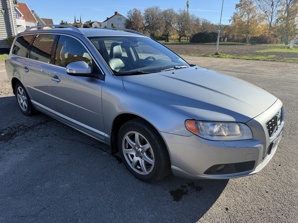 Volvo V70 Summum Business 2010, photo 4/10