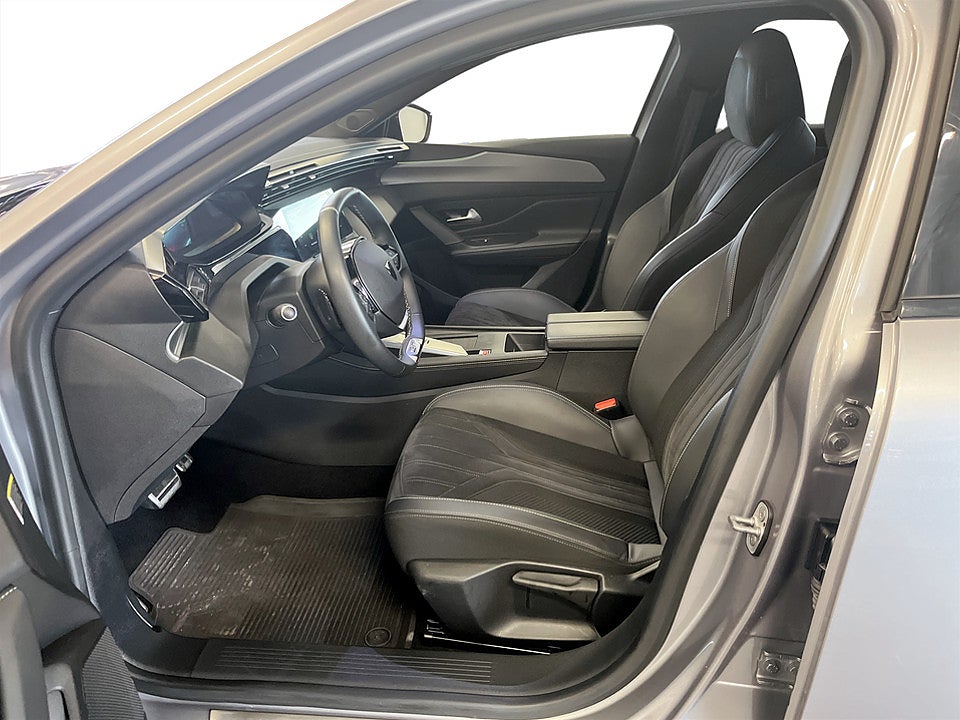 Bild på Peugeot 308 5D GT 1.2 PT 130hk Aut B-KAMERA CARPLAY