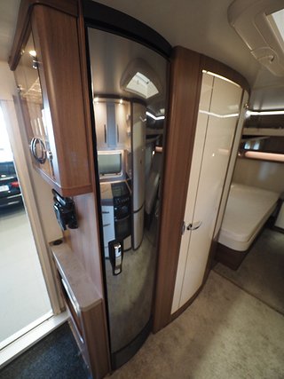 Husvagn, 1-axl Hobby 560 LU Prestige 12 av 21