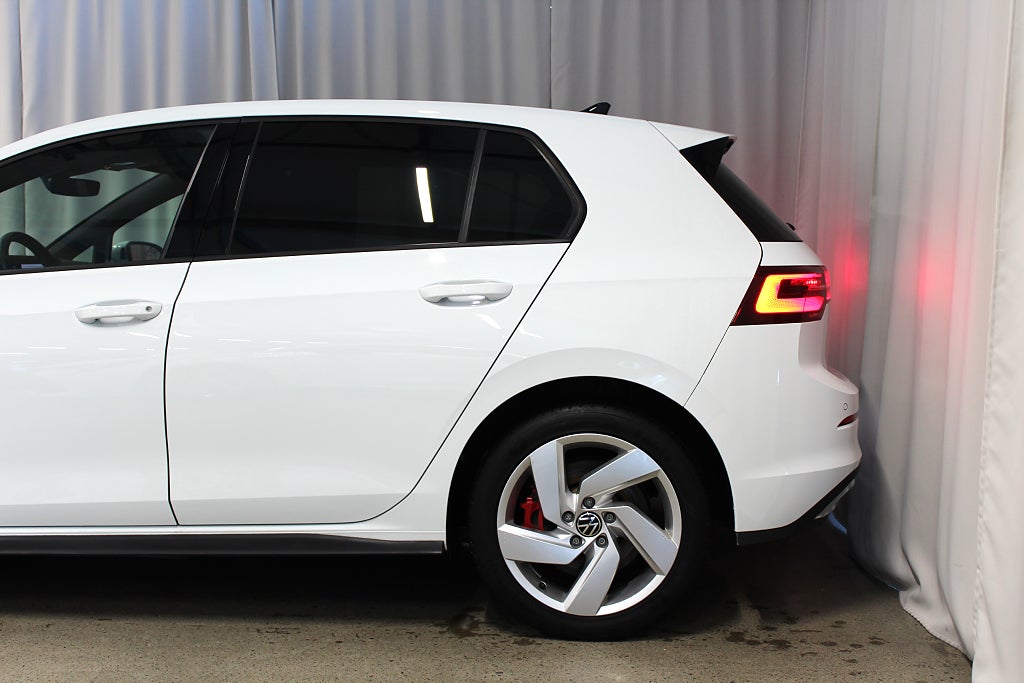 Volkswagen Golf GTE 245HK, S&V-hjul, Navi, Elräck 64km