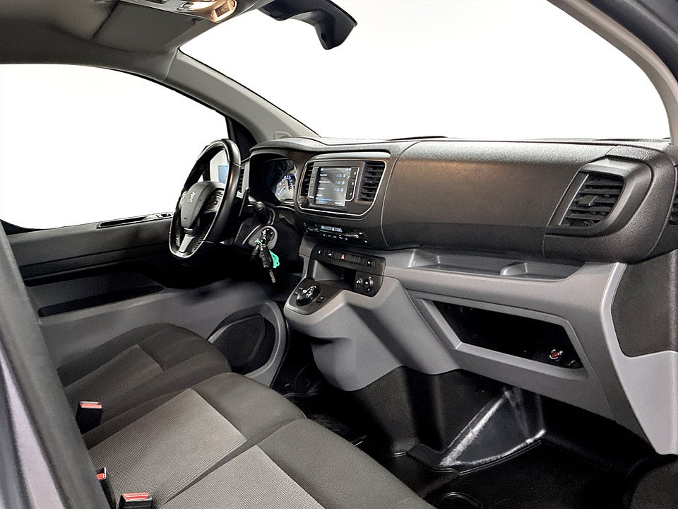 Bild på Peugeot Expert PRO+ 2.0 BHDi 180hk Aut L2 B-KAMERA CARPLAY