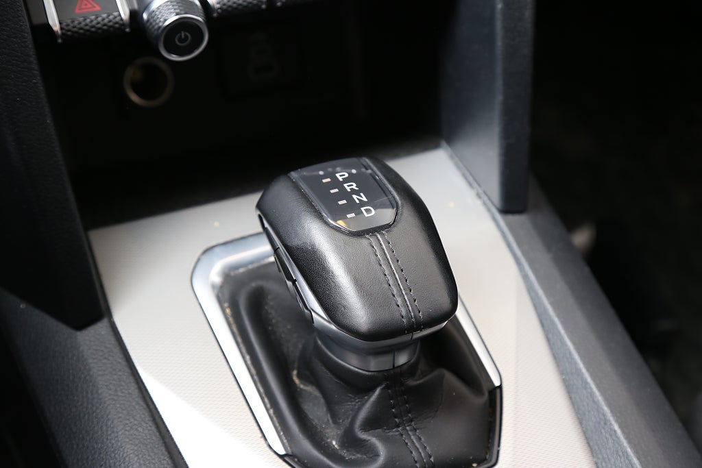 Volkswagen Amarok 2,0 TDI 4Motion Life DSG Flak Kåpa P-värme Drag Leasbar 2025