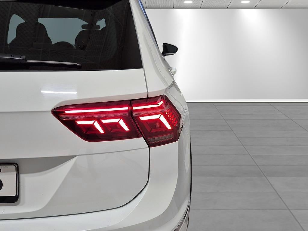 Volkswagen Tiguan R-Line TDI 200 hk DSG 4Motion Parkv Drag Vhjul