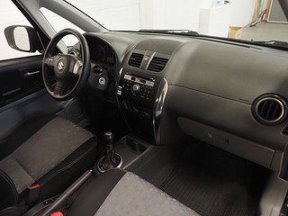 Halvkombi Suzuki SX4 11 av 19