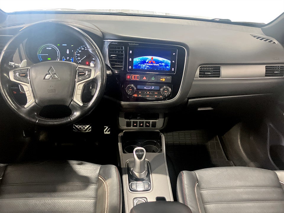 Bild på Mitsubishi Outlander S-Edition PHEV 203hk Aut 4WD TAKLUCKA B-KAMERA DRAG