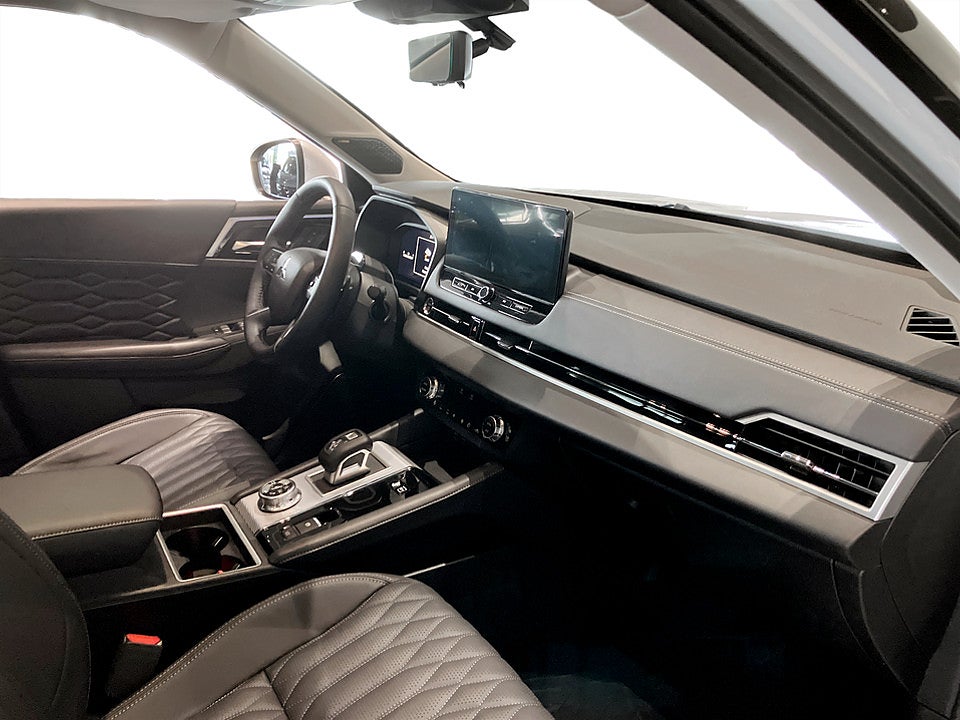 Bild på Mitsubishi Outlander Instyle PHEV - DEMO
