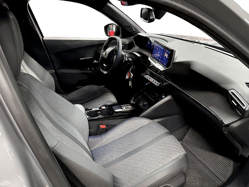 Bild på Peugeot 2008 Allure 1.2 PT 130hk Aut B-KAMERA CARPLAY