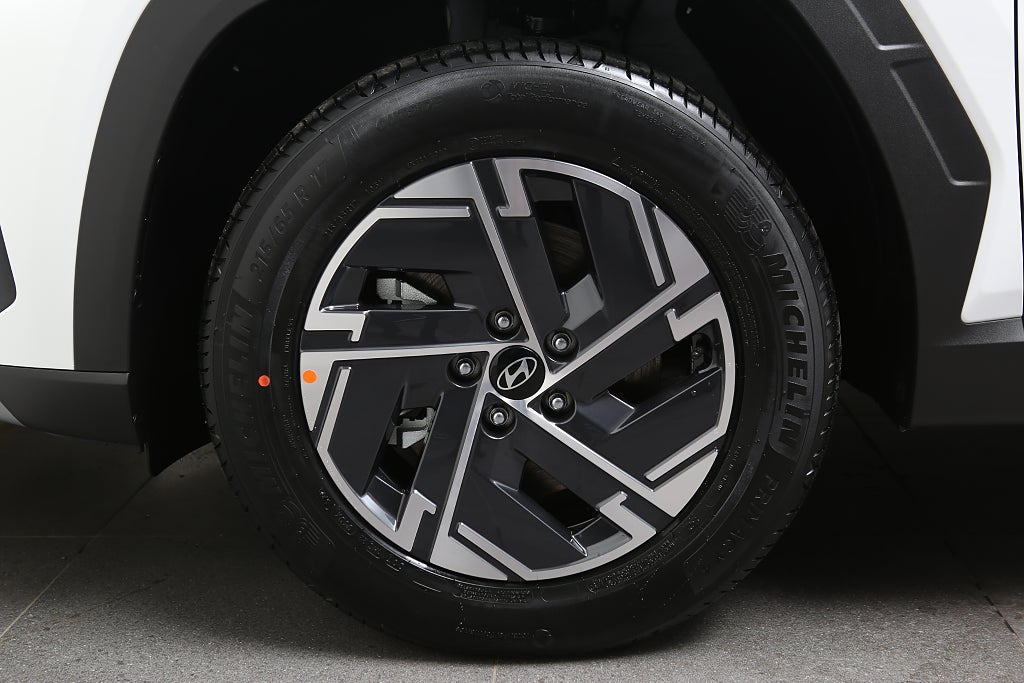 Hyundai Tucson Fullhybrid 4WD Essential Kamera Navi  *Superkampanj