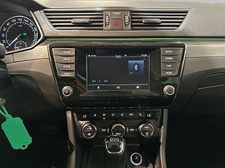 Skoda Superb Kombi 1.4 TSI ACT Style Elstol Drag Psens Kamera SoV