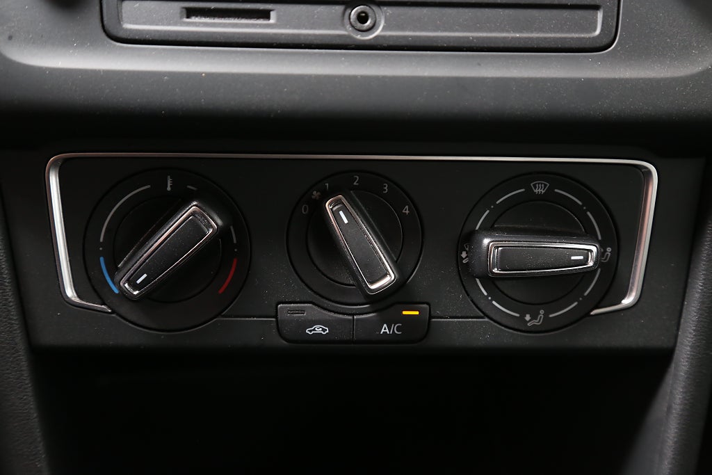 Volkswagen Polo 1,2 TSI 90hk 5-dörrar Pluspaket Farthållare P-sensor 2017