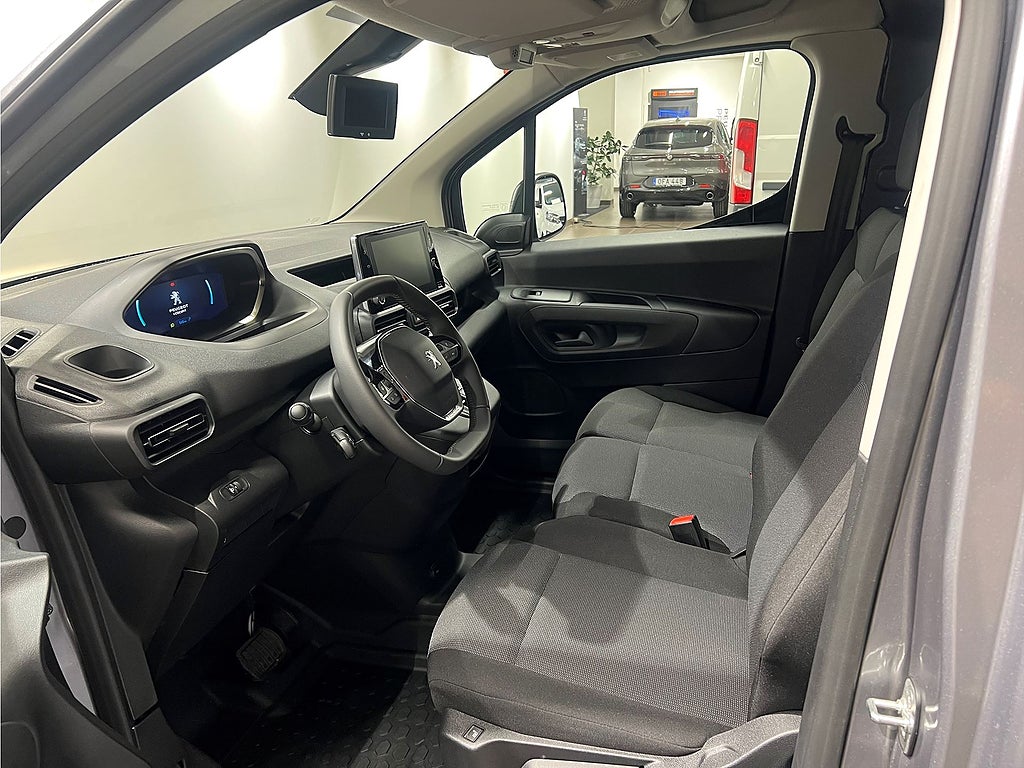 Bild på Peugeot e-Partner PRO+ L1 50kWh 136hk - ÅRSSKATT: 360KR