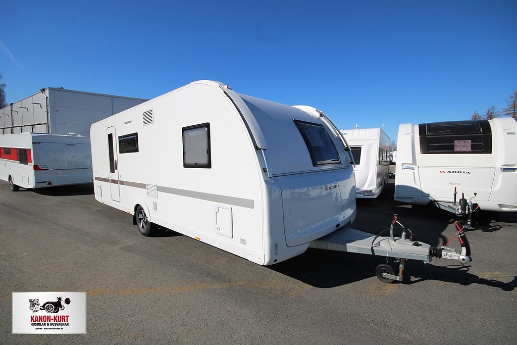 Adria Adora 613 PK - AC & camping på köpet!!