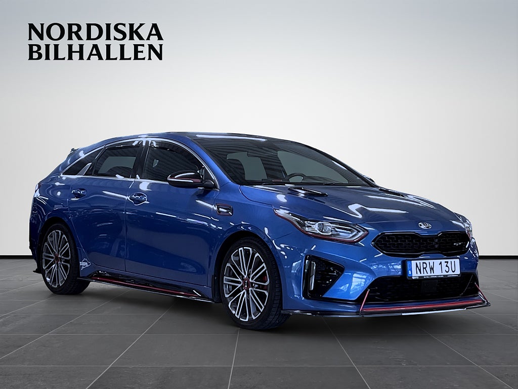 Kia ProCee'd GT  Kia ProCeed GT 1.6 T-GDI DCT Pano Apple Car JBL Kam