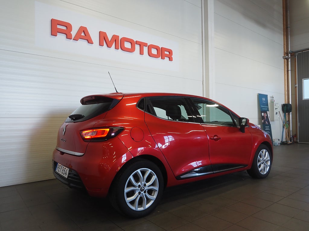 Renault Clio 1.2 TCe EDC 118hk Automat Intens P-Sensorer Navigation 2018
