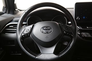 SUV Toyota C-HR 16 av 25