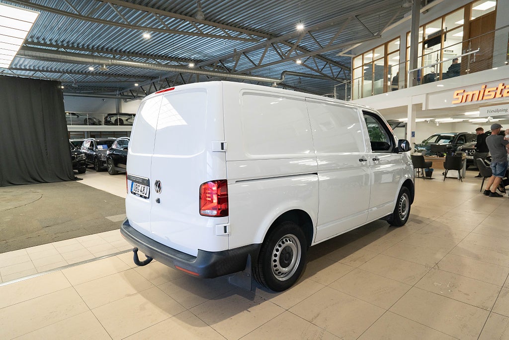 Volkswagen Transporter T30 TDI KAMERA D-VÄRMARE DRAG CARPLAY MOMS 1-ÄGARE