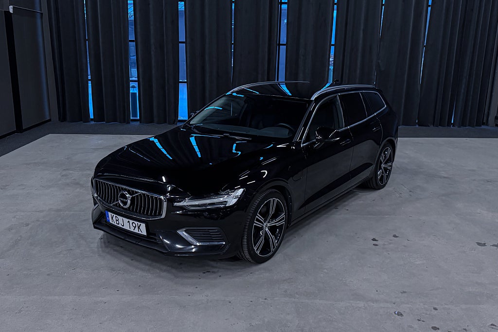 Volvo V60 Recharge T6 AWD Inscription|Läder|Kam|H/K|Orrefors|