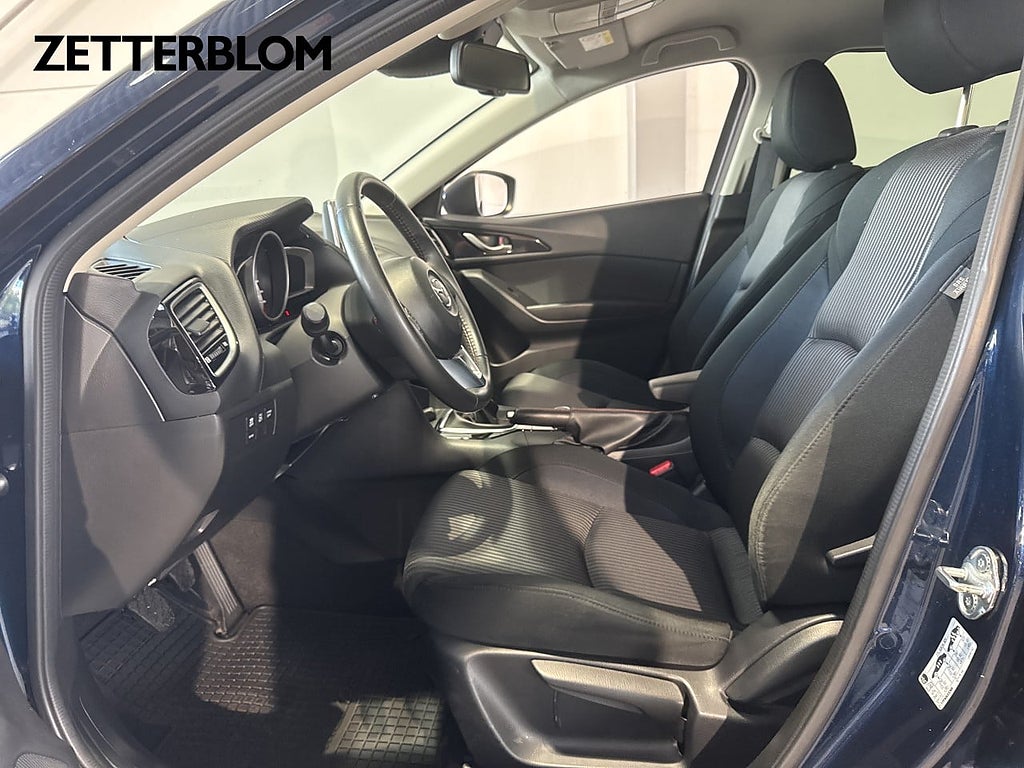 Halvkombi Mazda 3 7 av 15