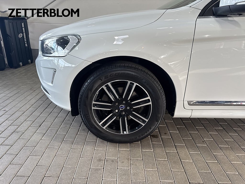 SUV Volvo XC60 13 av 14
