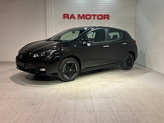 Halvkombi Nissan Leaf 1 av 17