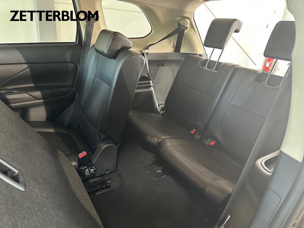 SUV Mitsubishi Outlander 18 av 18