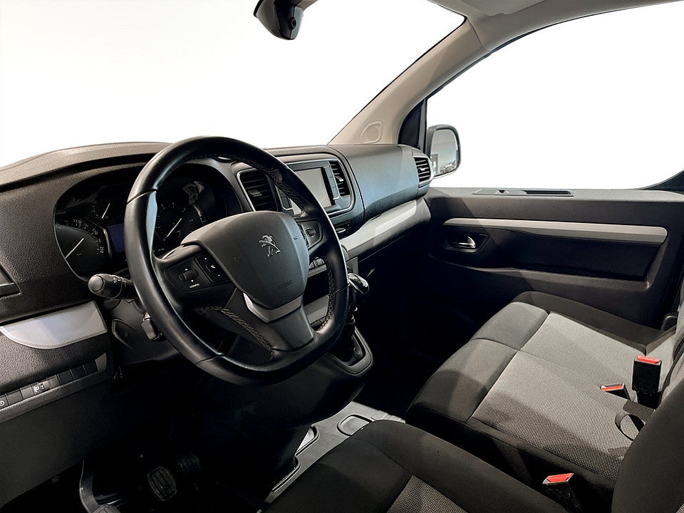 Bild på Peugeot Expert PRO+ 2,0 BHDi 145hk L2 P-SENSORER