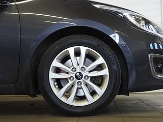 Halvkombi Kia Ceed 8 av 19