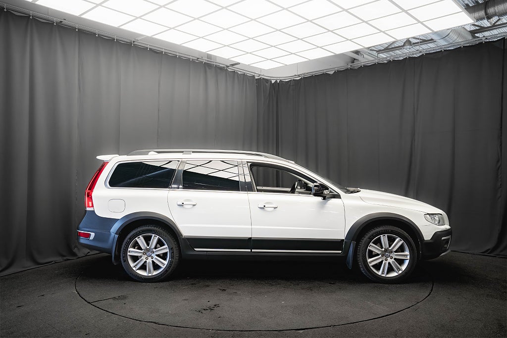 Volvo XC70 D4 AWD SUMMUM PANO H/K LÄDER DRAG D-VÄRM 2-ÄGARE 181hk