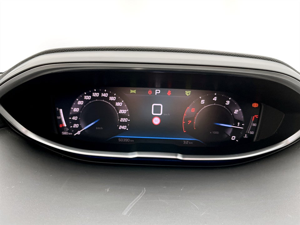 Bild på Peugeot 5008 GT 1.2 PT 130hk Aut 7-SITS B-KAMERA CARPLAY